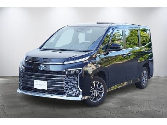 TOYOTA VOXY HYBRID 4WD
