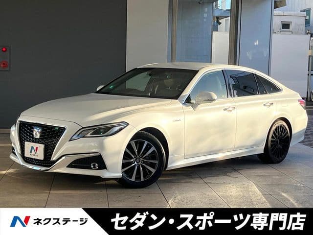 TOYOTA CROWN sedan hybrid