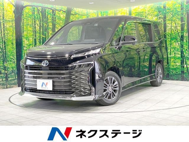 TOYOTA VOXY HYBRID