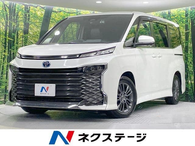 TOYOTA VOXY HYBRID 4WD