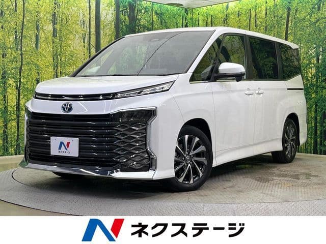 TOYOTA VOXY HYBRID