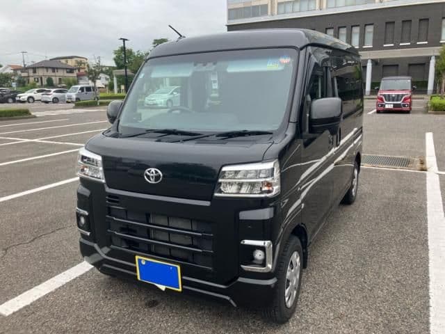 TOYOTA PIXIS van 4WD
