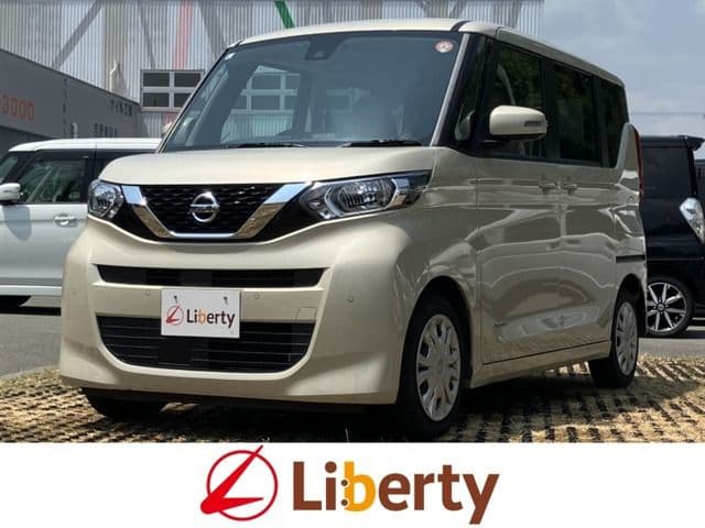 NISSAN ROOX