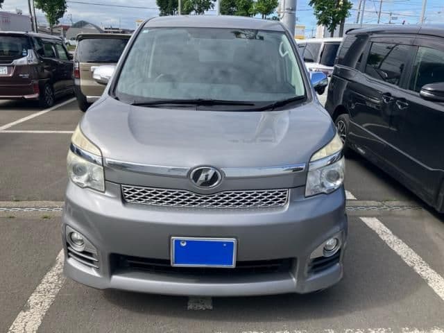 TOYOTA VOXY 4WD