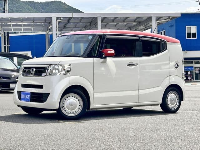 HONDA N BOX SLASH