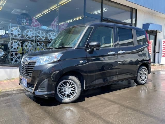 TOYOTA ROOMY 4WD
