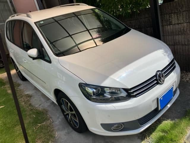 VOLKSWAGEN VOLKSWAGEN GOLF TOURAN