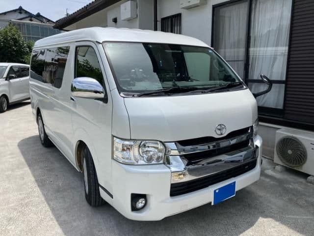 TOYOTA HIACE wagon