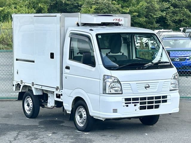NISSAN NT100 CLIPPER