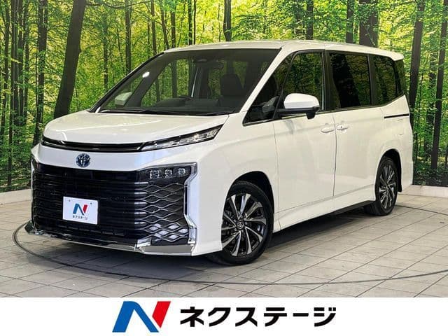 TOYOTA VOXY HYBRID