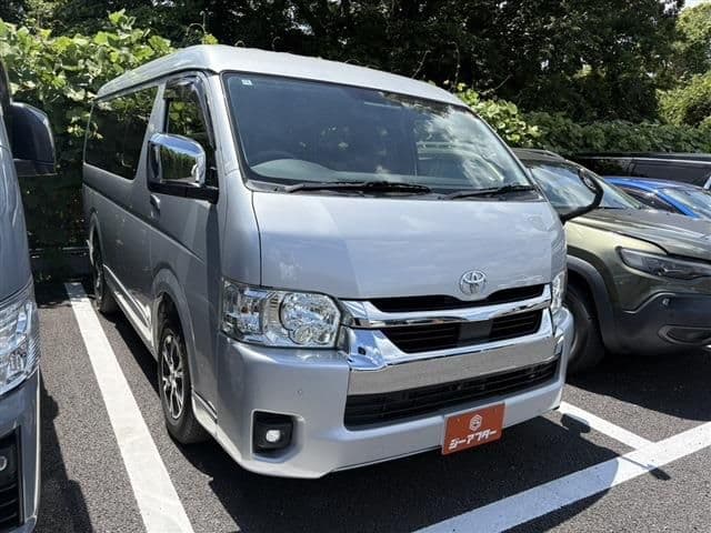 TOYOTA HIACE wagon