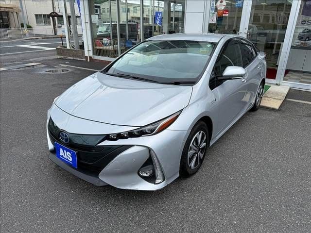 TOYOTA PRIUS PHV
