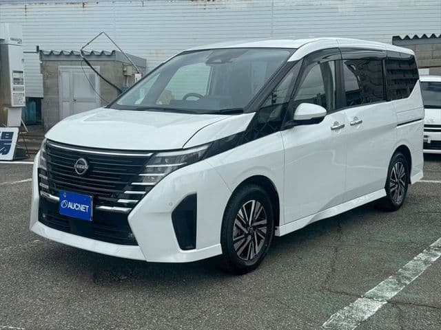 NISSAN SERENA WG