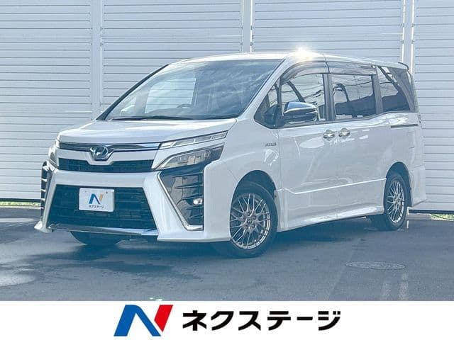 TOYOTA VOXY HYBRID