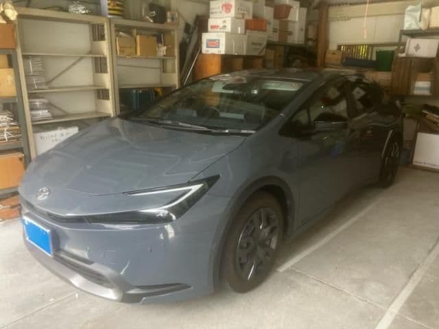 TOYOTA PRIUS 4WD