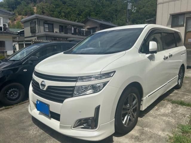 NISSAN ELGRAND 4WD