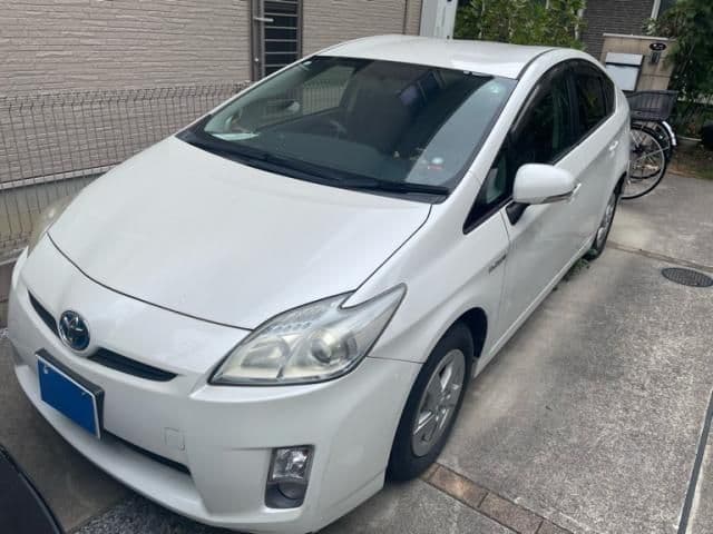 TOYOTA PRIUS