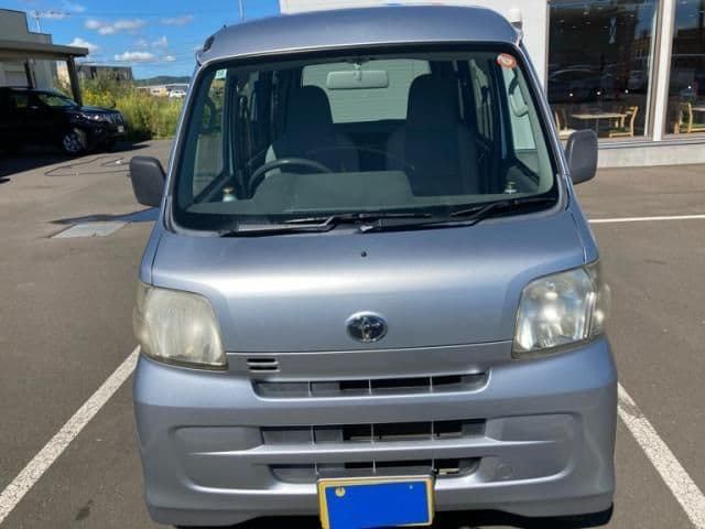 TOYOTA PIXIS van 4WD