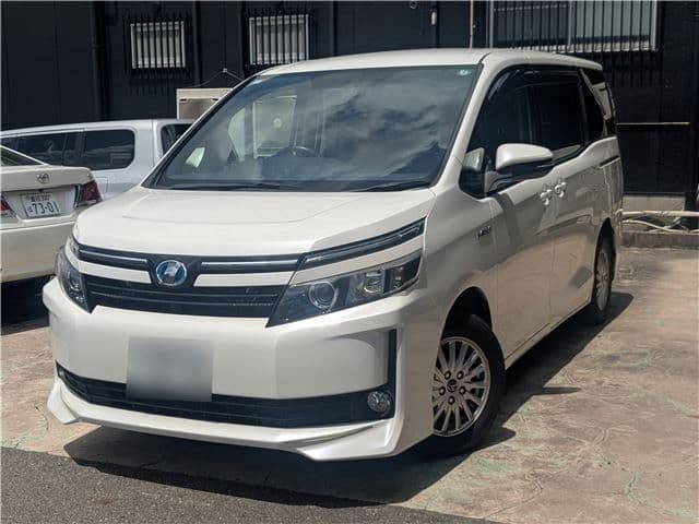 TOYOTA VOXY HYBRID