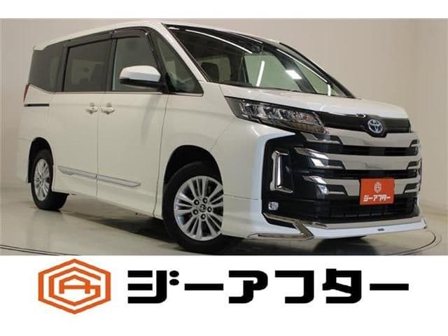 TOYOTA NOAH HYBRID 4WD