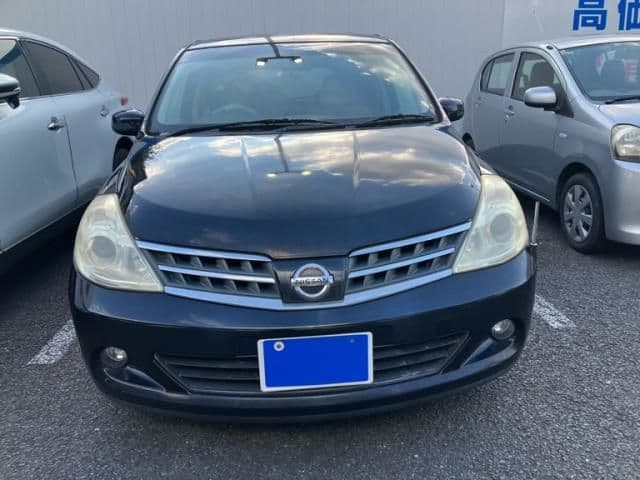 NISSAN TIIDA