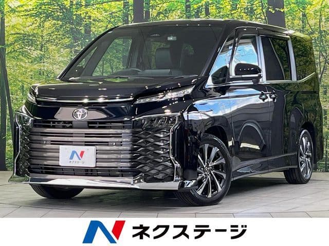 TOYOTA VOXY HYBRID