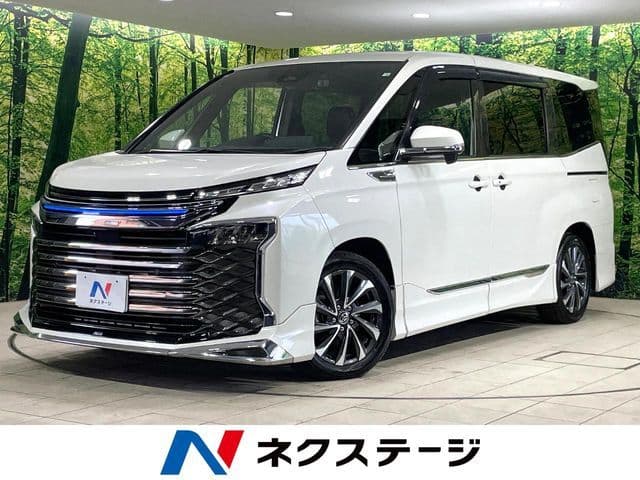 TOYOTA VOXY HYBRID