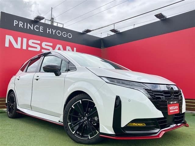 NISSAN AURA