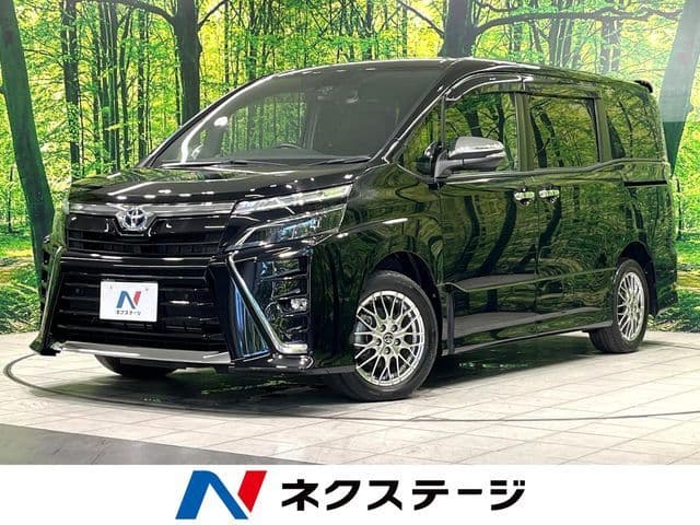 TOYOTA VOXY HYBRID