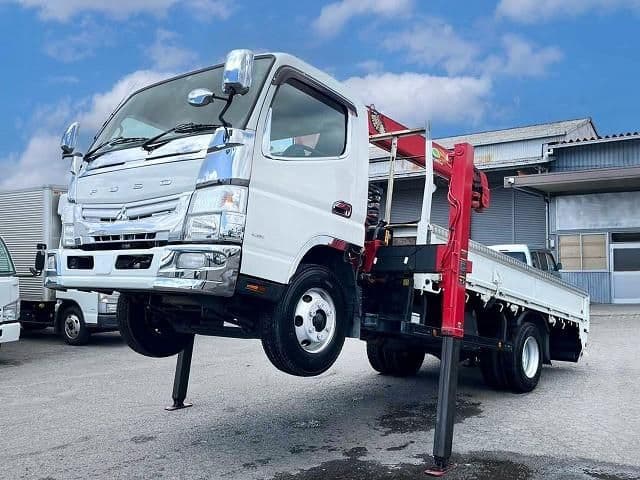 MITSUBISHI CANTER