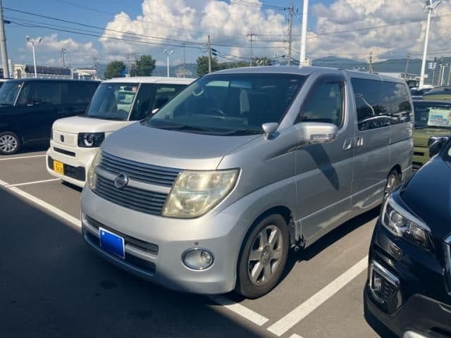 NISSAN ELGRAND 4WD