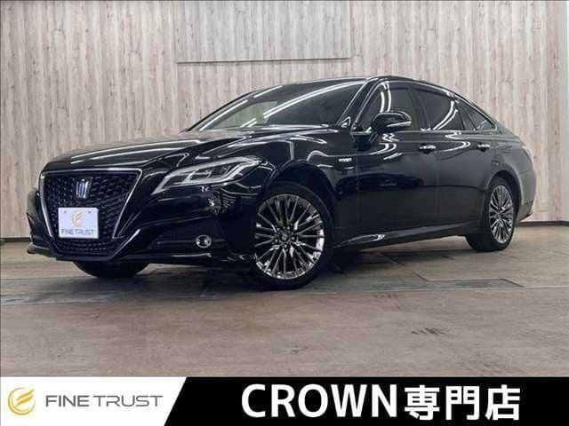 TOYOTA CROWN sedan hybrid 4WD