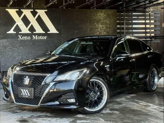 TOYOTA CROWN sedan hybrid