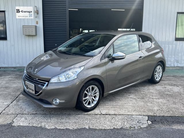 PEUGEOT PEUGEOT 208