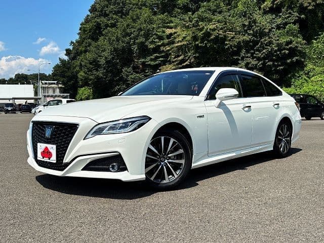 TOYOTA CROWN sedan hybrid
