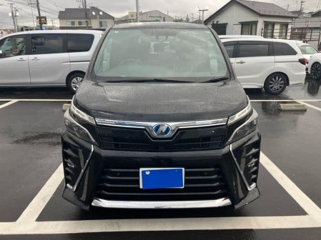TOYOTA VOXY HYBRID