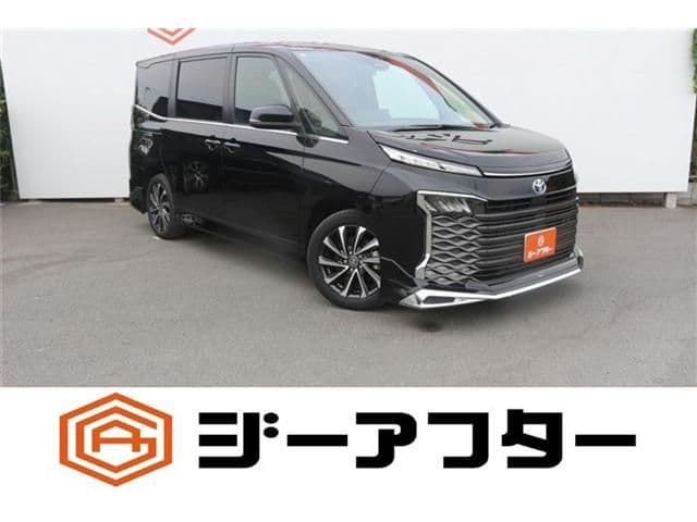 TOYOTA VOXY HYBRID