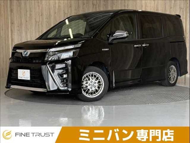 TOYOTA VOXY HYBRID