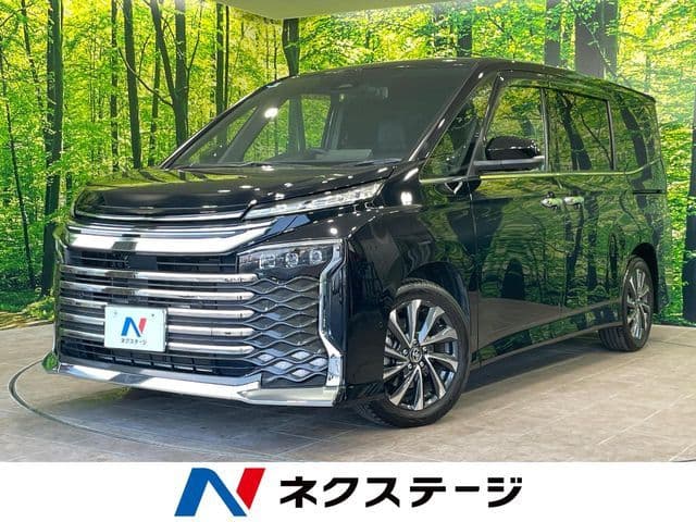 TOYOTA VOXY HYBRID
