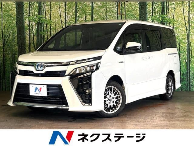 TOYOTA VOXY HYBRID