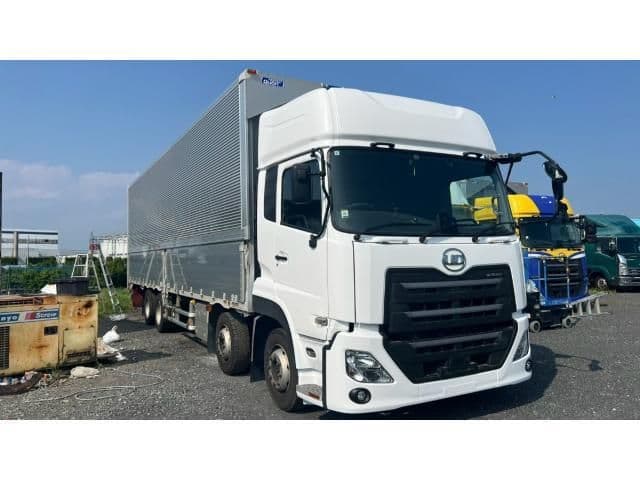NISSAN DIESEL Quon
