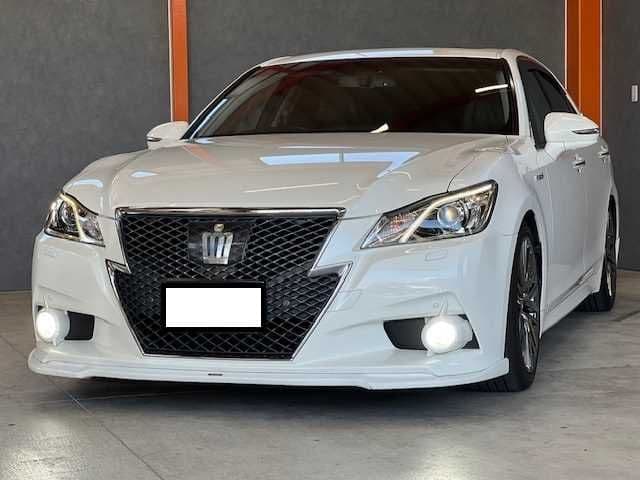 TOYOTA CROWN sedan hybrid