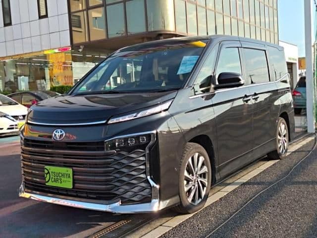 TOYOTA VOXY HYBRID