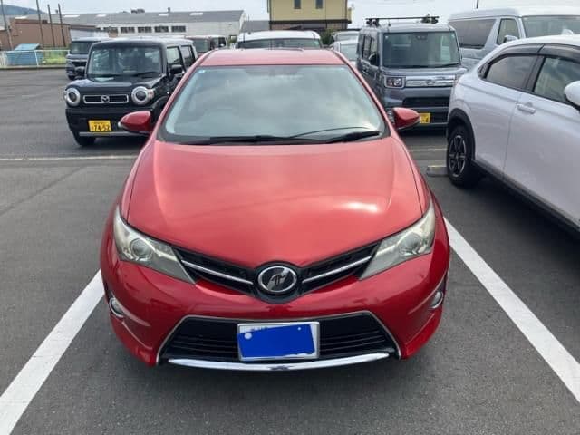 TOYOTA AURIS
