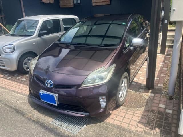 TOYOTA PRIUS