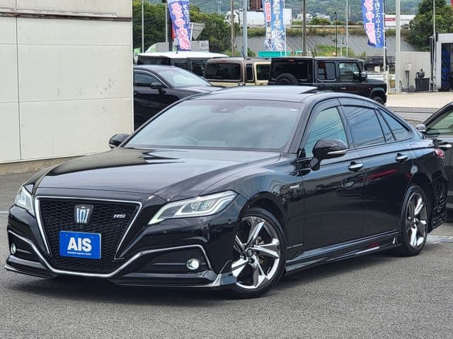 TOYOTA CROWN sedan hybrid