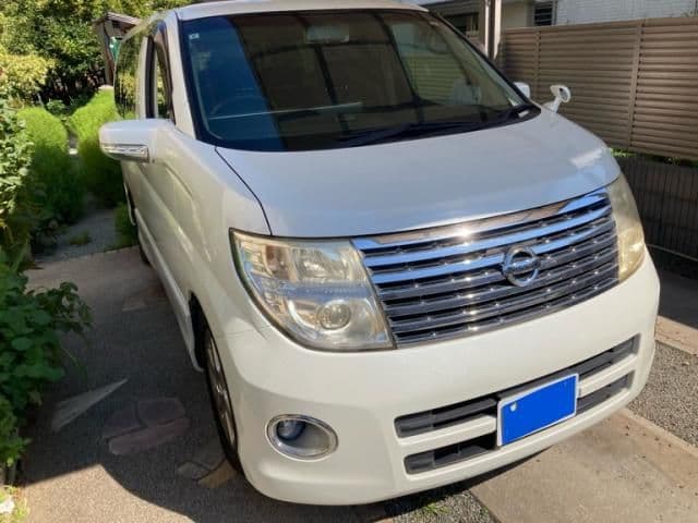 NISSAN ELGRAND