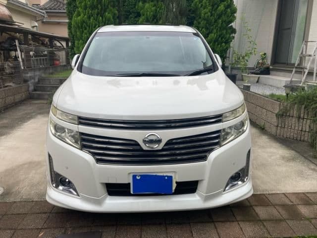 NISSAN ELGRAND 4WD