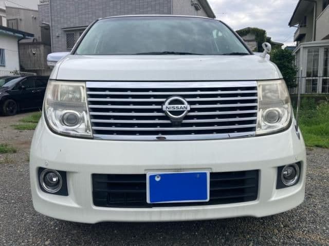 NISSAN ELGRAND 4WD