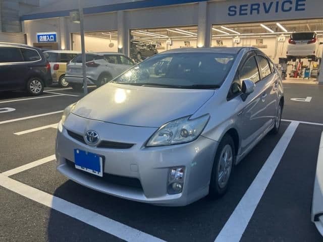 TOYOTA PRIUS